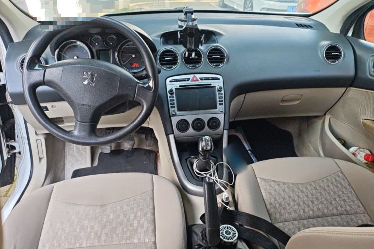 Used Peugeot 408 2011 1.6L Manual Comfort Edition Center Console