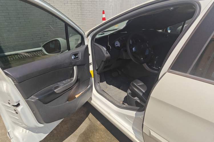 Used Peugeot 408 2011 2.0L Automatic Comfort Edition Driver Seat