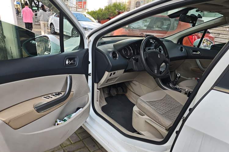 Used Peugeot 408 2011 1.6L Manual Comfort Edition Driver Seat