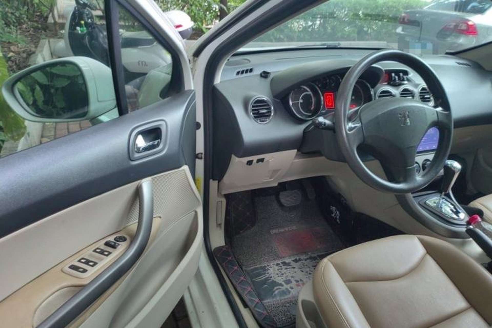 Used Peugeot 408 2011 2.0L Automatic Comfort Edition Driver Seat