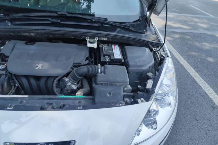 Used Peugeot 408 2011 2.0L Manual Comfort Edition Engine Bay Left