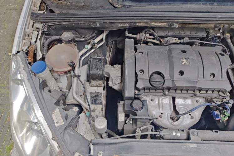 Used Peugeot 408 2011 1.6L Manual Comfort Edition Engine Bay Right