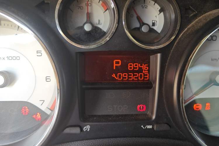 Used Peugeot 408 2011 2.0L Automatic Comfort Edition Odometer Close Up