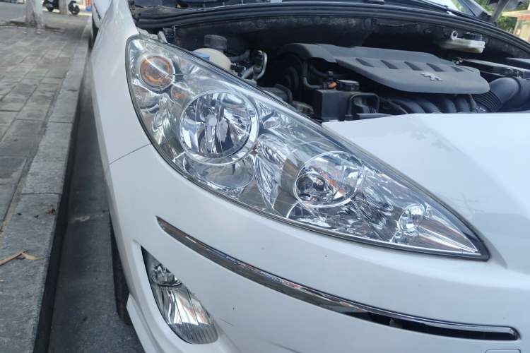 Used Peugeot 408 2011 2.0L Manual Comfort Edition Right Front Headlight