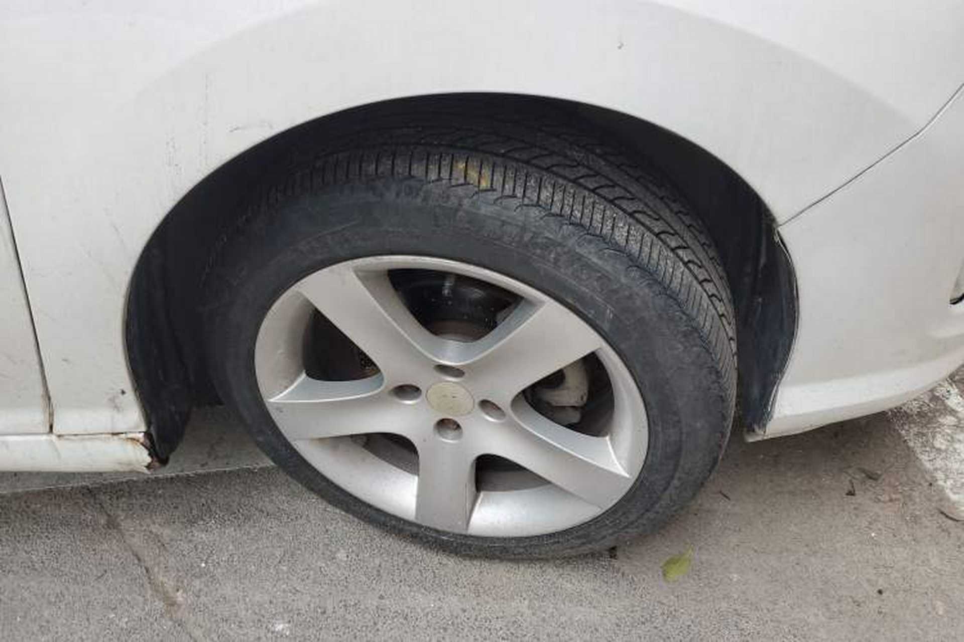 Used Peugeot 408 2011 2.0L Automatic Comfort Edition Right Front Wheel Hub