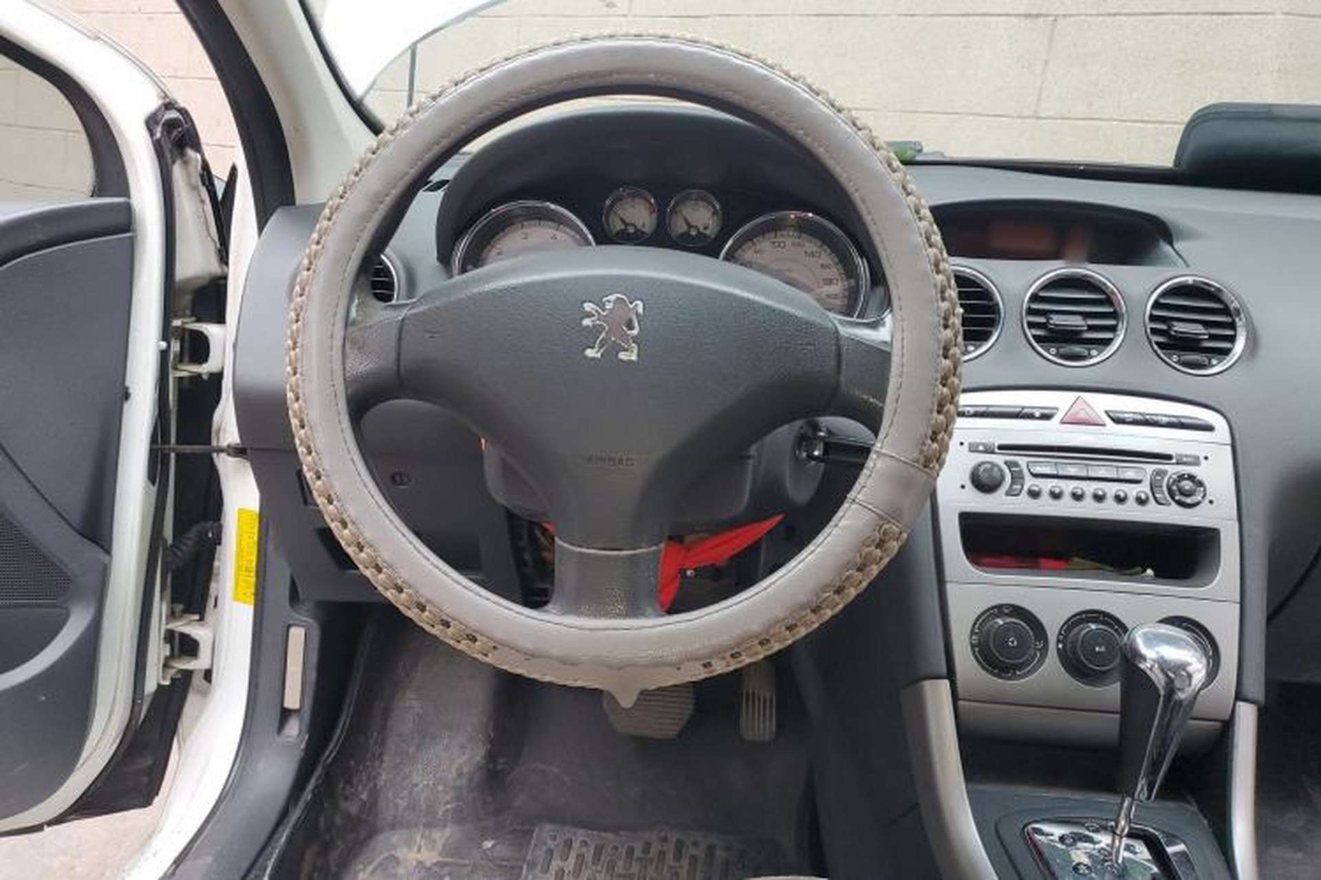 Used Peugeot 408 2011 2.0L Automatic Comfort Edition Steering Wheel