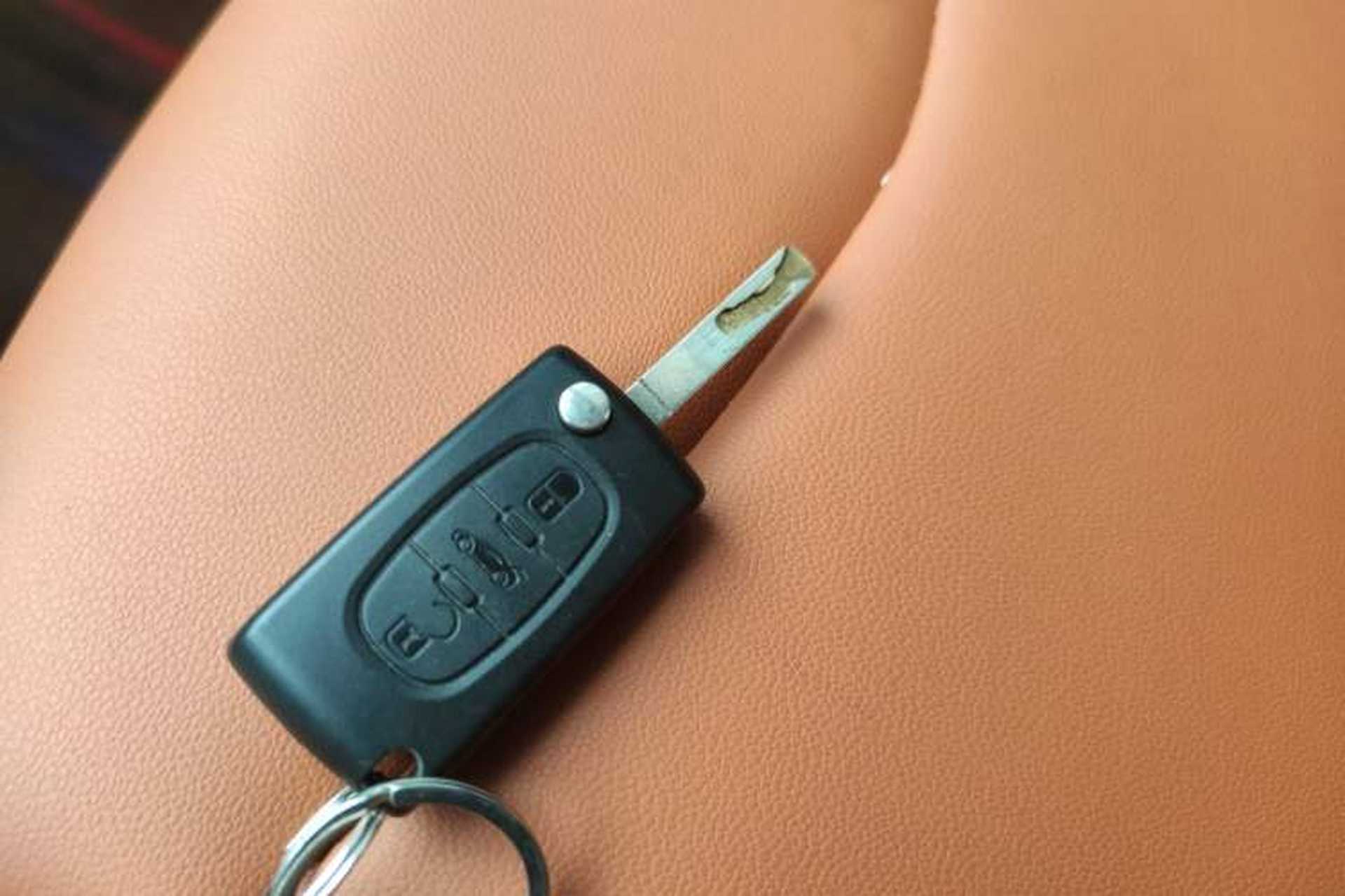 Used Peugeot 408 2011 2.0L Manual Luxury Edition Vehicle Key
