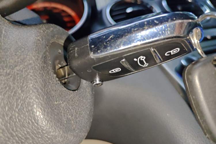 Used Peugeot 408 2011 1.6L Manual Comfort Edition Vehicle Key