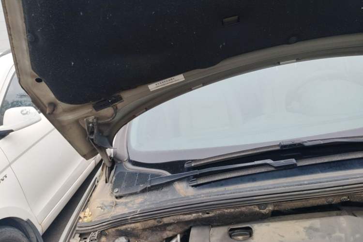 Used Peugeot 408 2011 2.0L Automatic Comfort Edition Engine Bay Right