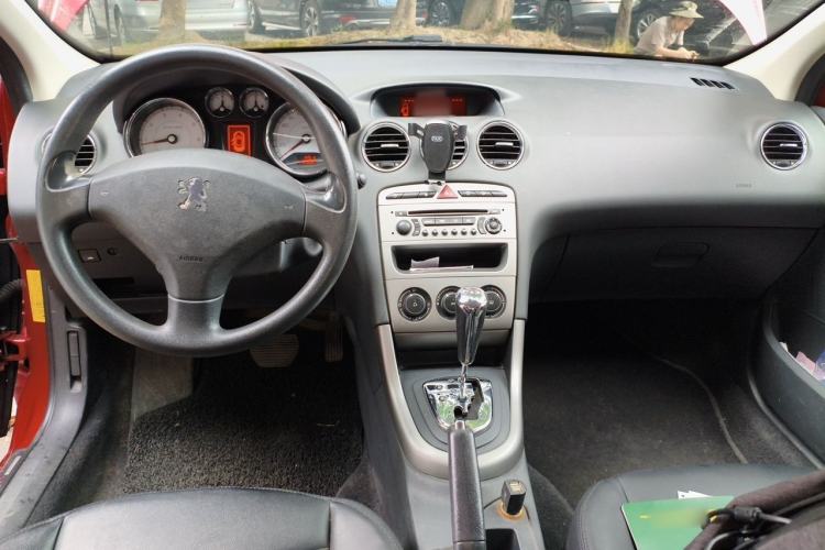 Used Peugeot 408 2012 2.0L Roland Garros Edition Center Console