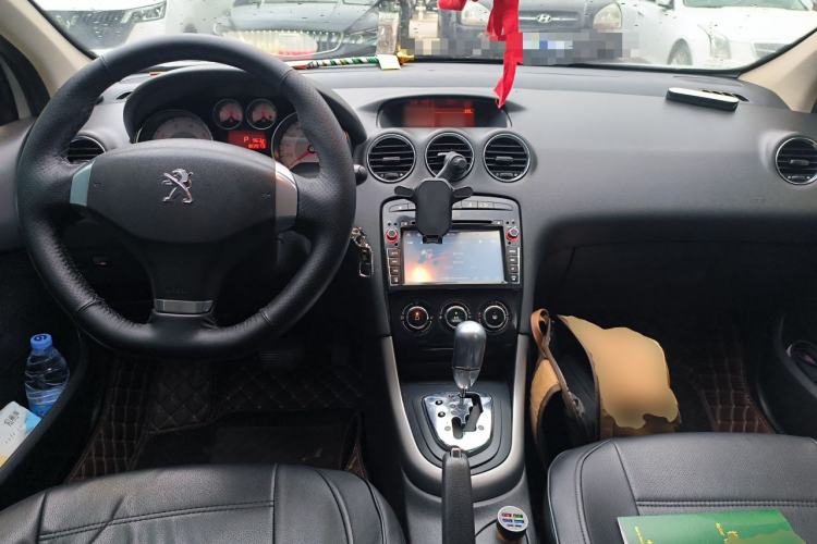 Used Peugeot 408 2012 2.0L Roland Garros Edition Center Console