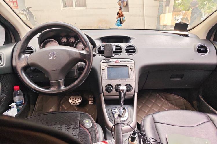Used Peugeot 408 2012 2.0L Roland Garros Edition Center Console