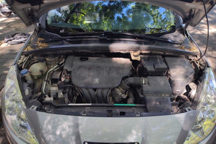 Used Peugeot 408 2012 2.0L Roland Garros Edition Engine Bay