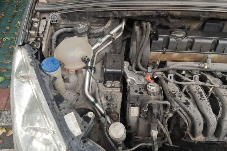 Used Peugeot 408 2012 2.0L Roland Garros Edition Engine Bay Right