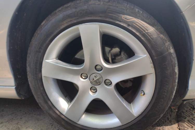 Used Peugeot 408 2012 2.0L Roland Garros Edition Right Front Wheel Hub