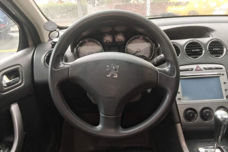 Used Peugeot 408 2012 2.0L Roland Garros Edition Steering Wheel