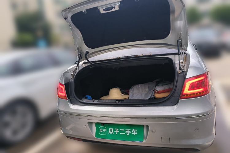 Used Peugeot 408 2012 2.0L Roland Garros Edition Trunk