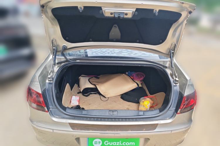 Used Peugeot 408 2012 2.0L Roland Garros Edition Trunk