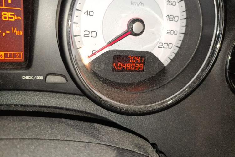 Used Peugeot 408 2013 2.0L Automatic Luxury Edition Odometer Close Up