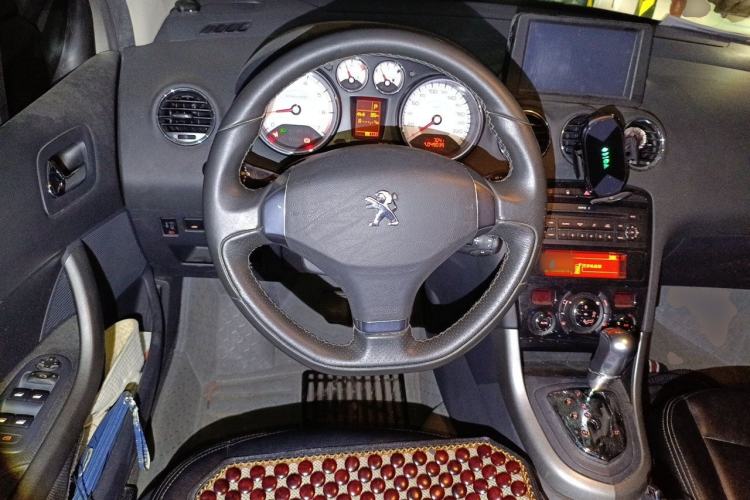 Used Peugeot 408 2013 2.0L Automatic Luxury Edition Steering Wheel