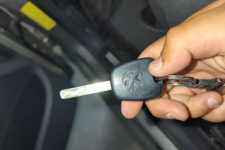 Used Peugeot 408 2013 2.0L Automatic Comfort Edition Vehicle Key