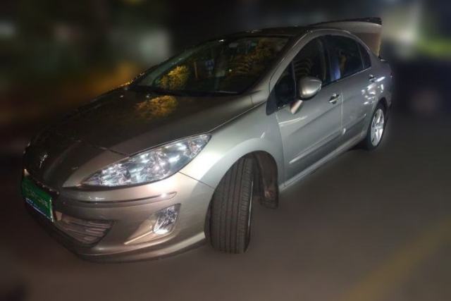 Ojetý Peugeot 408 2013 2.0L Automatic Comfort Edition
