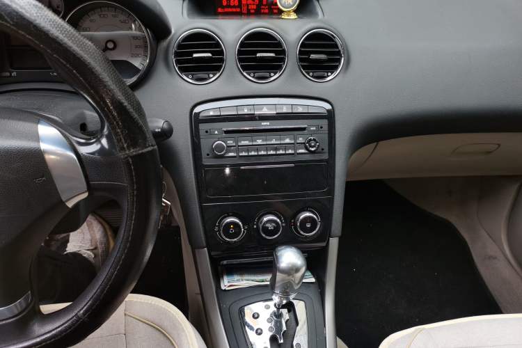 Used Peugeot 408 2013 2.0L Automatic Comfort Edition Audio And AC Panel