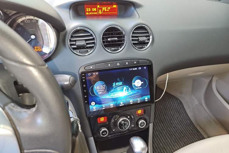 Used Peugeot 408 2013 2.0L Automatic Luxury Edition Audio And AC Panel