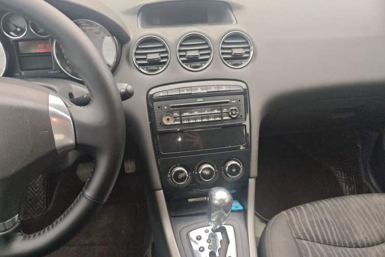 Used Peugeot 408 2013 2.0L Automatic Comfort Edition Audio And AC Panel