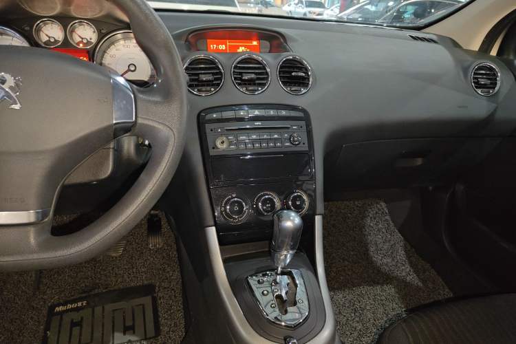 Used Peugeot 408 2013 2.0L Automatic Comfort Edition Audio And AC Panel