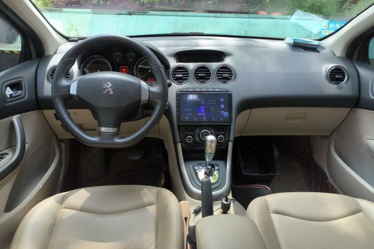 Used Peugeot 408 2013 2.0L Automatic Luxury Edition Center Console
