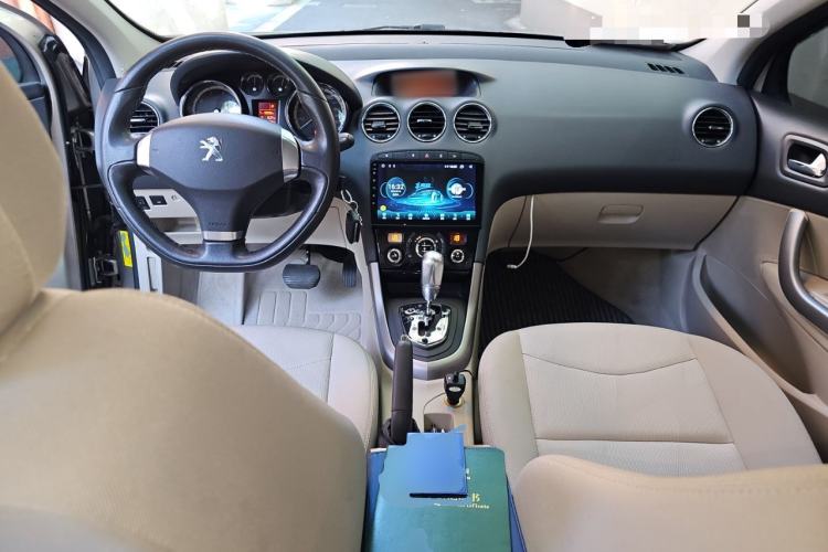 Used Peugeot 408 2013 2.0L Automatic Luxury Edition Center Console