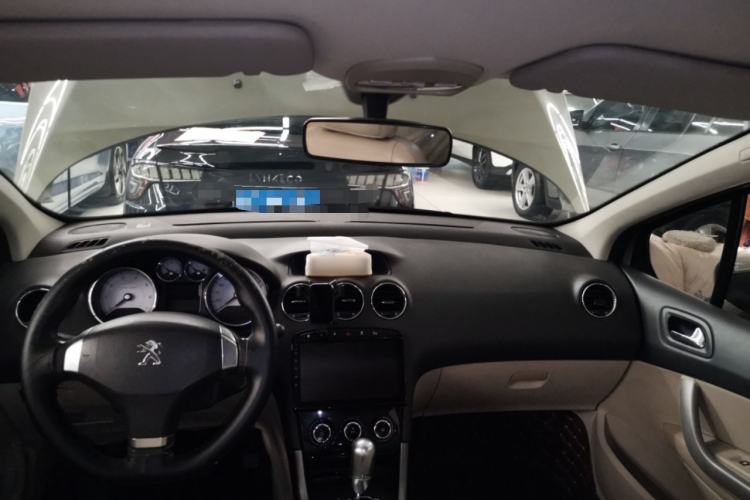 Used Peugeot 408 2013 2.0L Automatic Comfort Edition Center Console