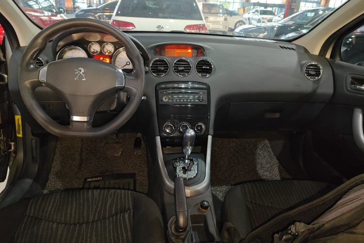 Used Peugeot 408 2013 2.0L Automatic Comfort Edition Center Console
