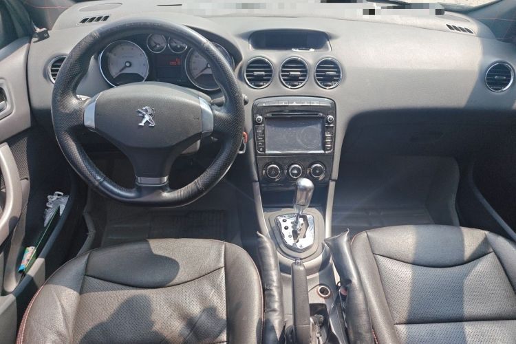 Used Peugeot 408 2013 2.0L Automatic Comfort Edition Center Console