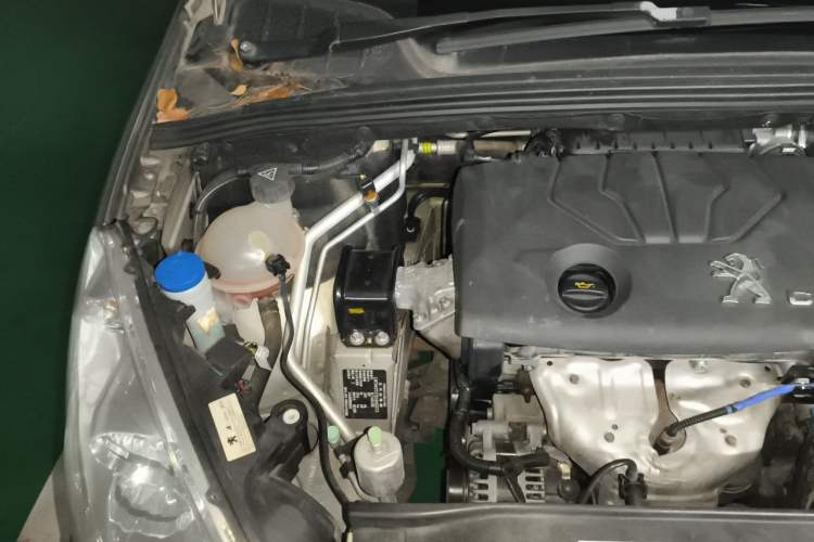 Used Peugeot 408 2013 1.6L Manual Comfort Edition Engine Bay Right