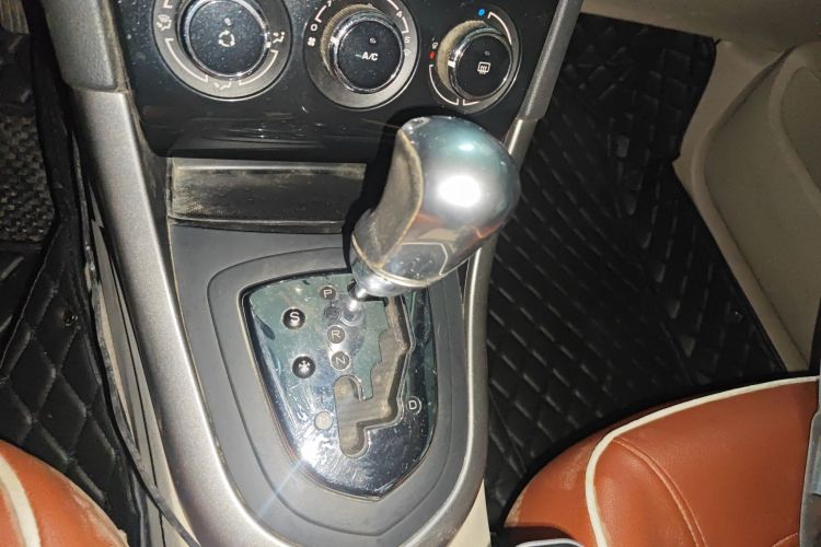 Used Peugeot 408 2013 2.0L Automatic Comfort Edition Gear Lever