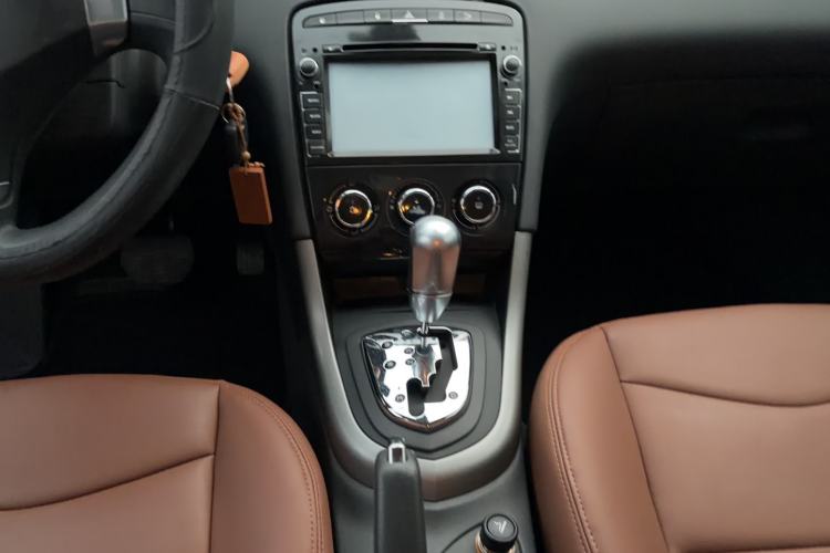 Used Peugeot 408 2013 1.6L Automatic Comfort Edition Gear Lever