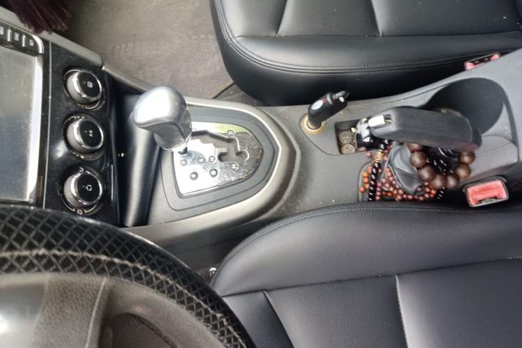 Used Peugeot 408 2013 2.0L Automatic Comfort Edition Gear Lever