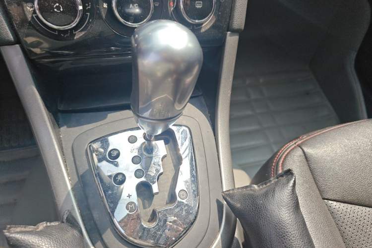 Used Peugeot 408 2013 2.0L Automatic Comfort Edition Gear Lever