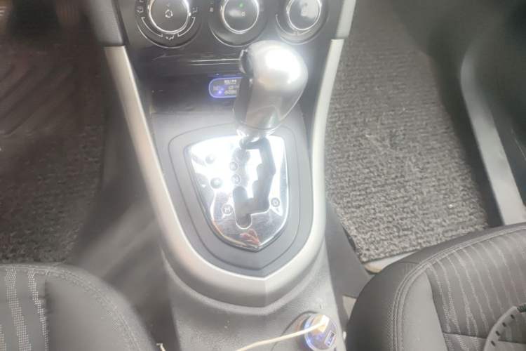 Used Peugeot 408 2013 2.0L Automatic Comfort Edition Gear Lever