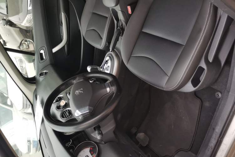Used Peugeot 408 2013 2.0L Automatic Comfort Edition Interior 2