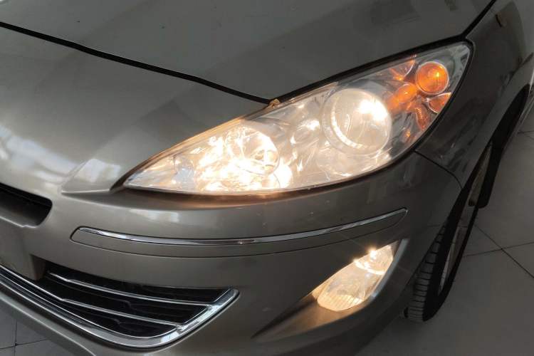 Used Peugeot 408 2013 2.0L Automatic Comfort Edition Left Front Headlight