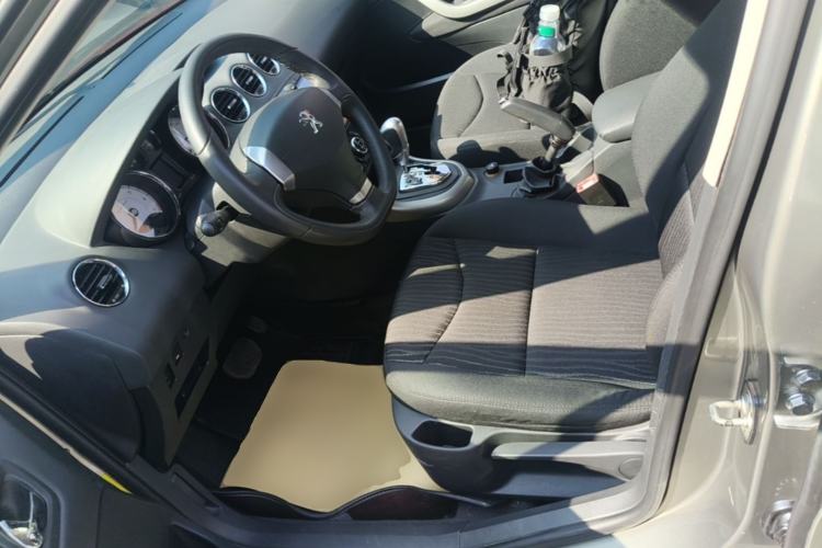 Used Peugeot 408 2013 2.0L Automatic Luxury Edition Left Front Seat
