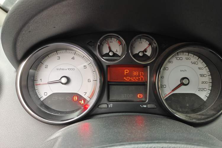 Used Peugeot 408 2013 2.0L Automatic Comfort Edition Odometer Close Up