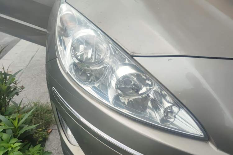 Used Peugeot 408 2013 2.0L Automatic Comfort Edition Right Front Headlight