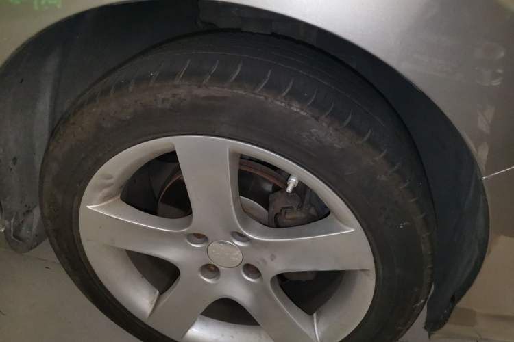 Used Peugeot 408 2013 2.0L Automatic Comfort Edition Right Front Wheel Hub