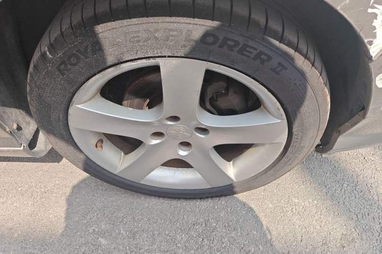 Used Peugeot 408 2013 2.0L Automatic Comfort Edition Right Front Wheel Hub