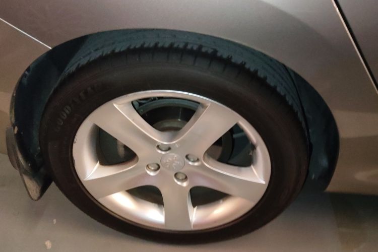 Used Peugeot 408 2013 2.0L Automatic Comfort Edition Right Rear Wheel Hub