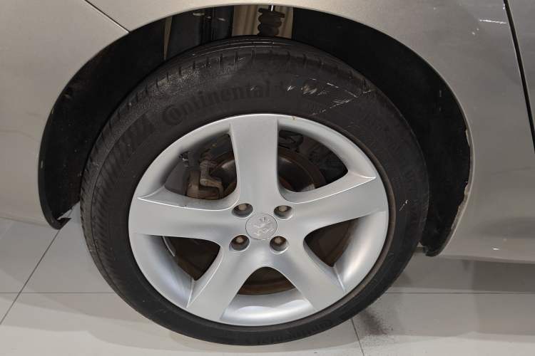 Used Peugeot 408 2013 2.0L Automatic Comfort Edition Right Rear Wheel Hub
